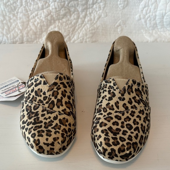 Bobs  Leopard Print Slippers - Picture 1 of 3